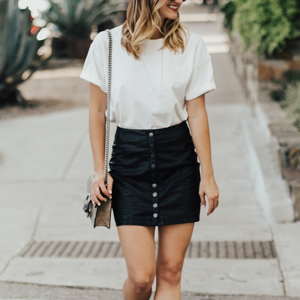 FREE PEOPLE Black Vegan Faux Leather Button Front Mini Skirt sz XS - Picture 1 of 8